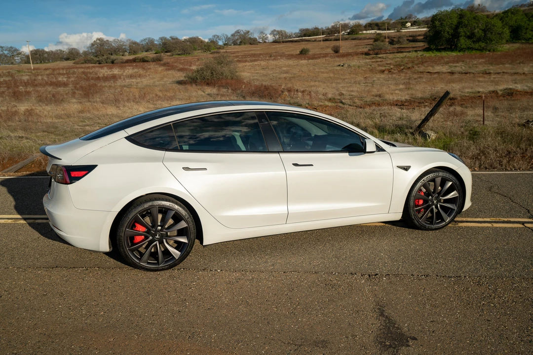 2020 Tesla Model 3 Performance - Image 4 of 31