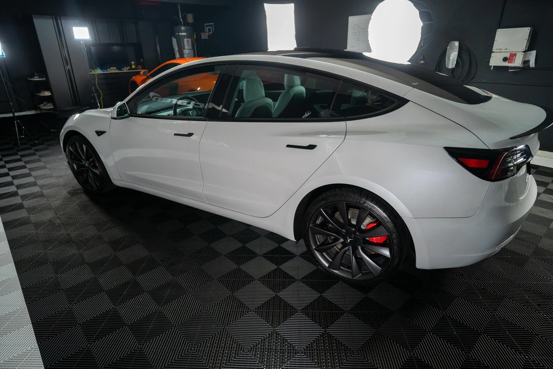 2020 Tesla Model 3 Performance - Image 6 of 31