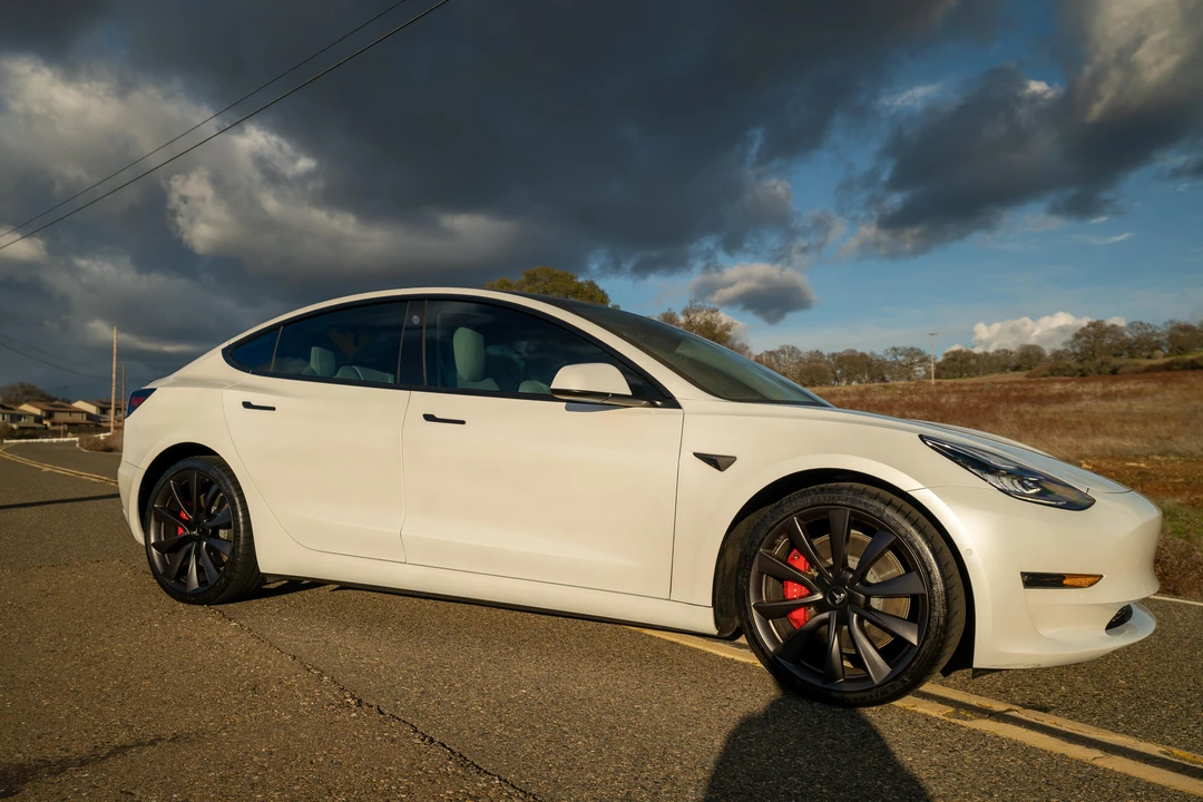 2020 Tesla Model 3 Performance - Image 11 of 31