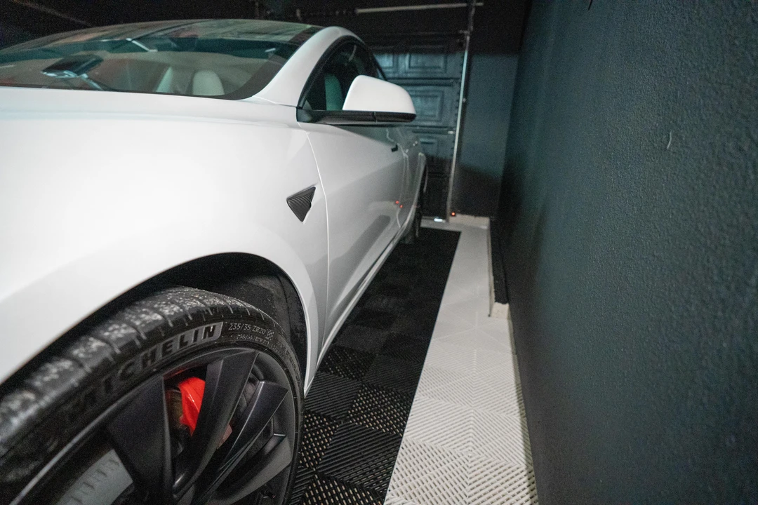 2020 Tesla Model 3 Performance - Image 17 of 31