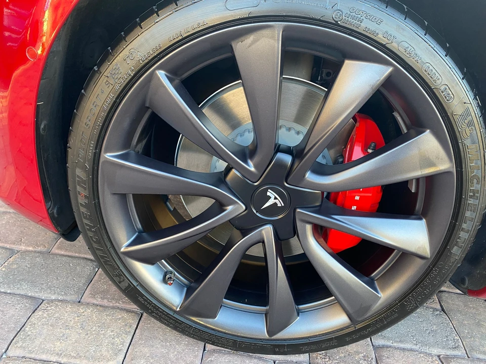 2020 Tesla Model 3 Performance - Image 9 of 10