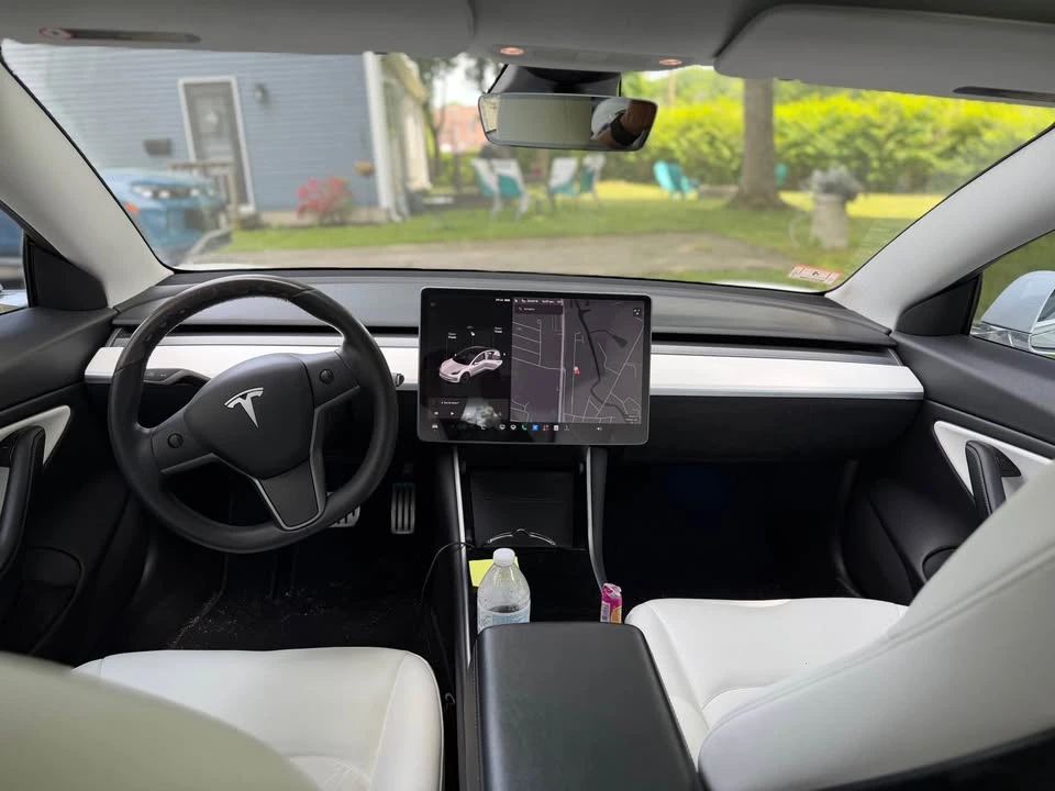 2020 Tesla Model 3 Performance - Image 5 of 9