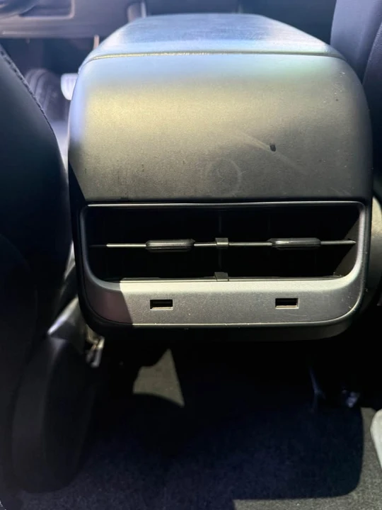 2020 Tesla Model 3 Performance - Image 11 of 13