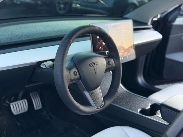 2020 Tesla Model 3 Performance - Image 17 of 21