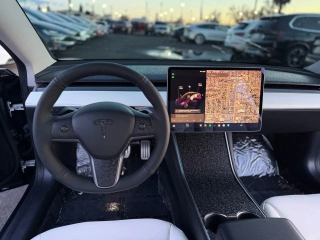 2020 Tesla Model 3 Performance - Image 16 of 21