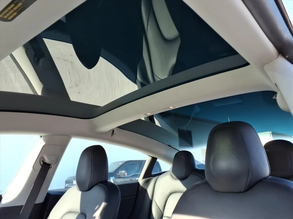 2020 Tesla Model 3 - Image 10 of 12