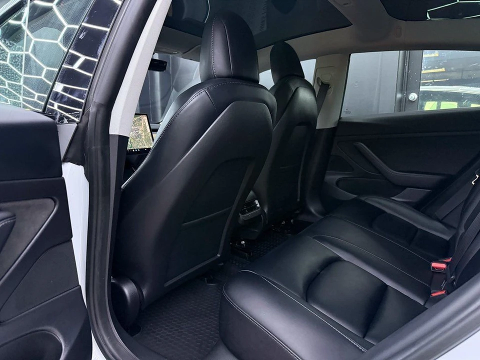 2020 Tesla Model 3 - Image 19 of 21