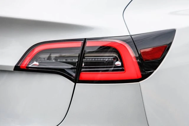 2020 Tesla Model 3 - Image 8 of 12