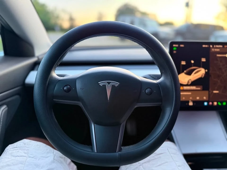 2020 Tesla Model 3 - Image 18 of 19