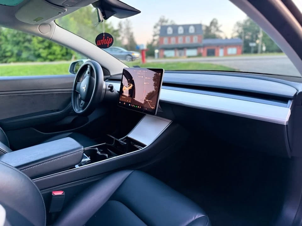 2020 Tesla Model 3 - Image 17 of 19