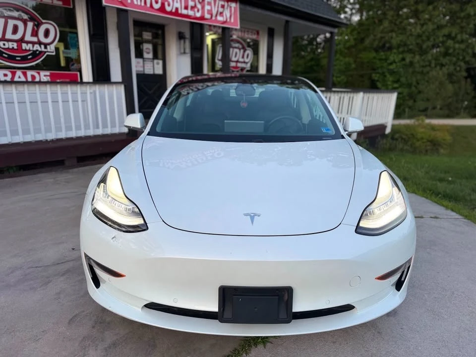 2020 Tesla Model 3 - Image 2 of 19