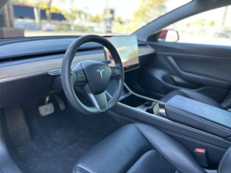 2020 Tesla Model 3 - Image 9 of 12
