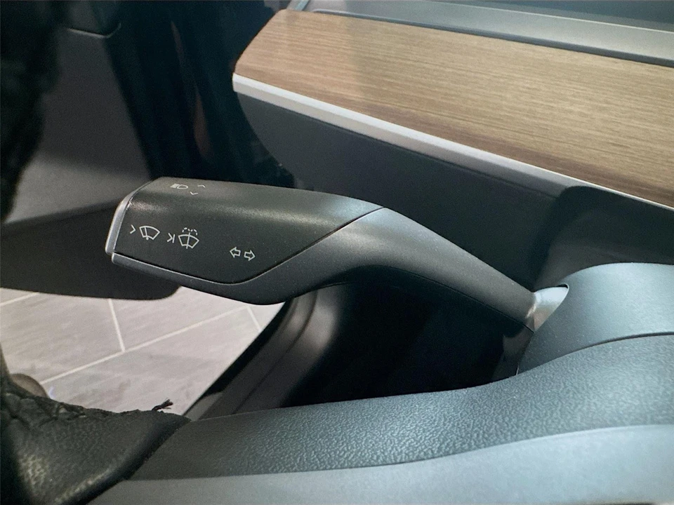 2020 Tesla Model 3 - Image 5 of 21