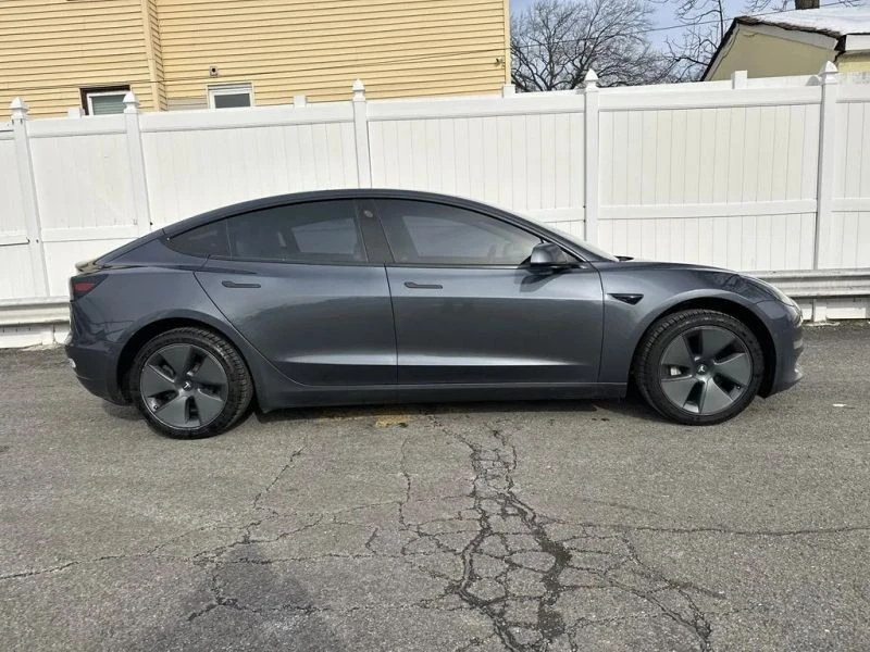 2020 Tesla Model 3 - Image 8 of 12