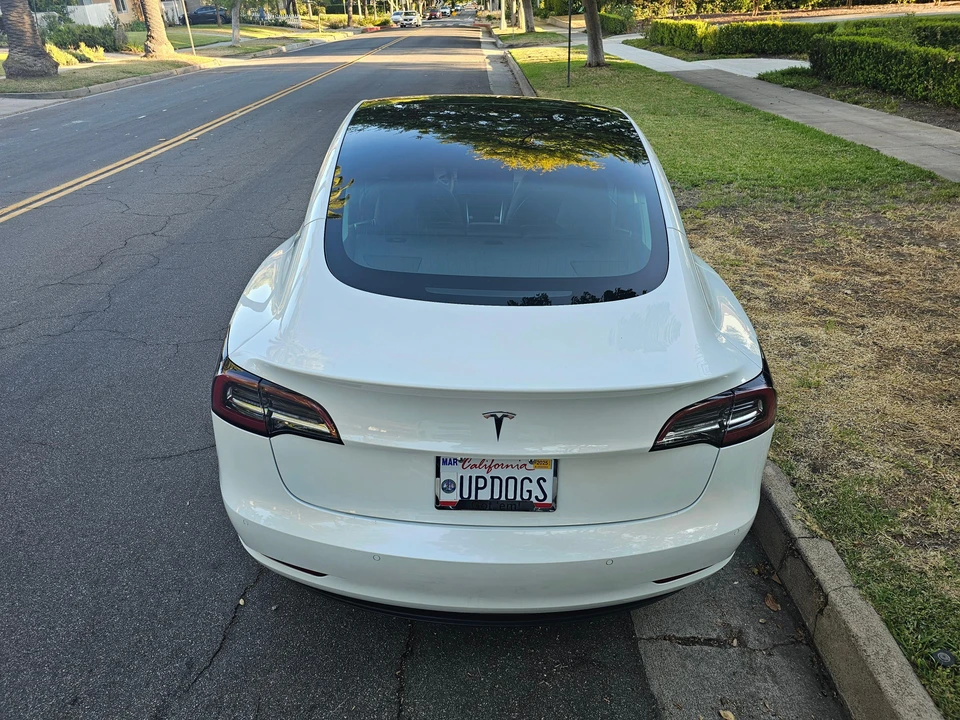 2020 Tesla Model 3 - Image 17 of 31