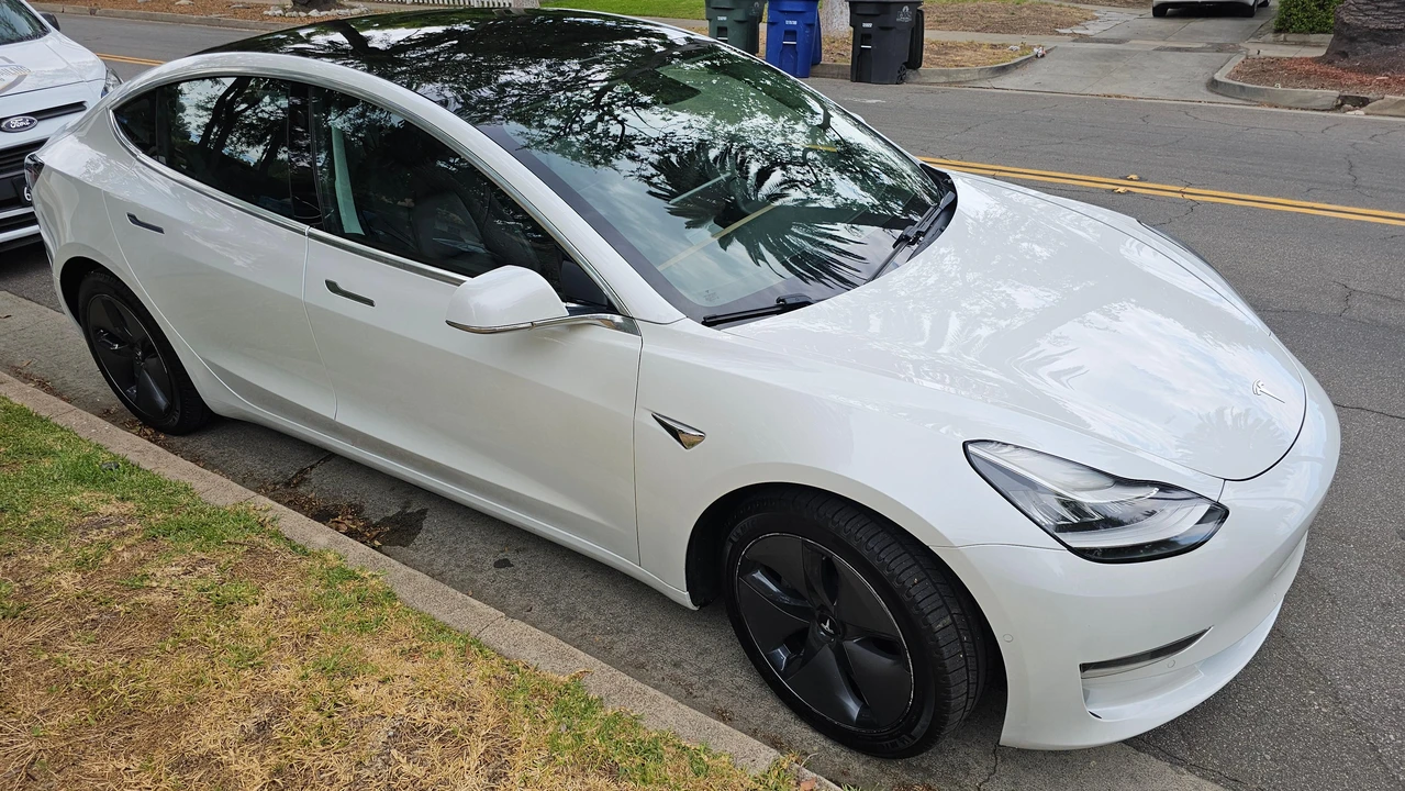 2020 Tesla Model 3 - Image 23 of 31