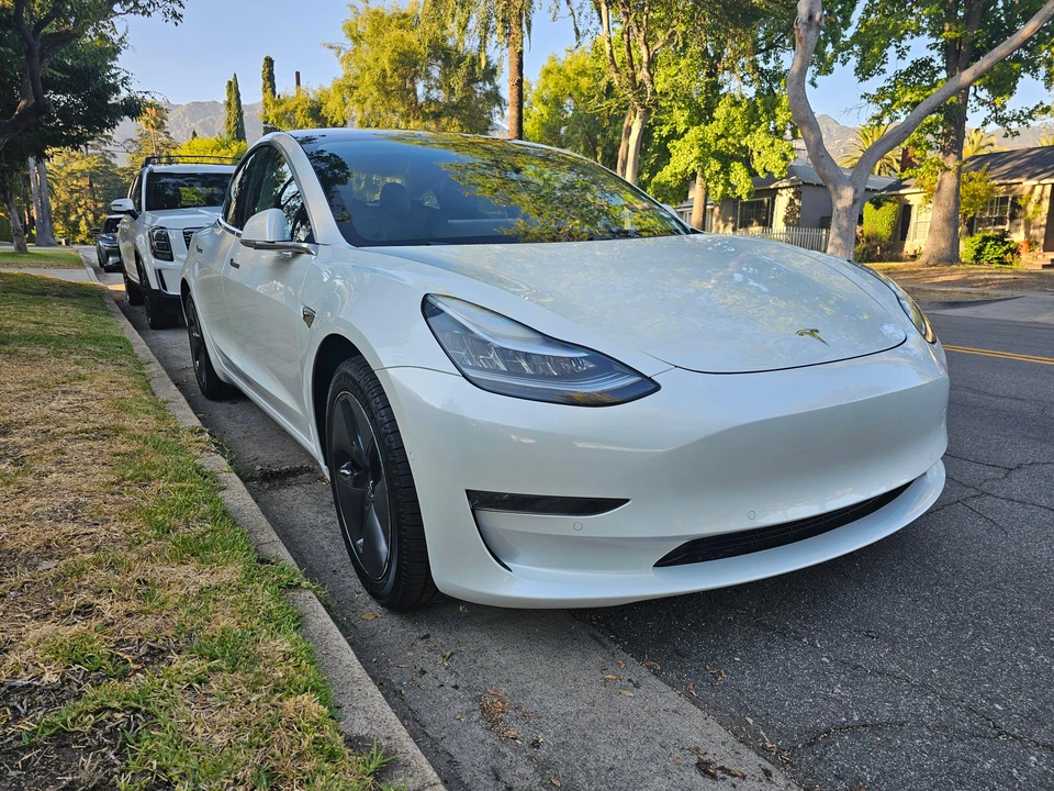 2020 Tesla Model 3 - Image 26 of 31