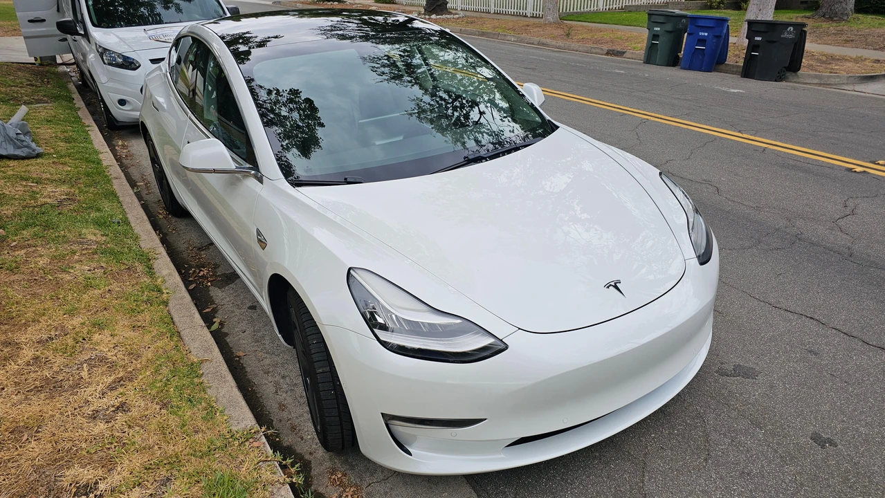 2020 Tesla Model 3 - Image 27 of 31