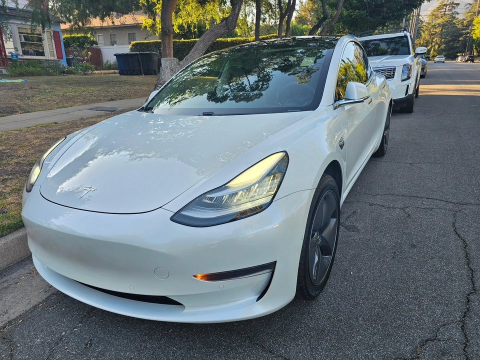 2020 Tesla Model 3 - Image 9 of 31