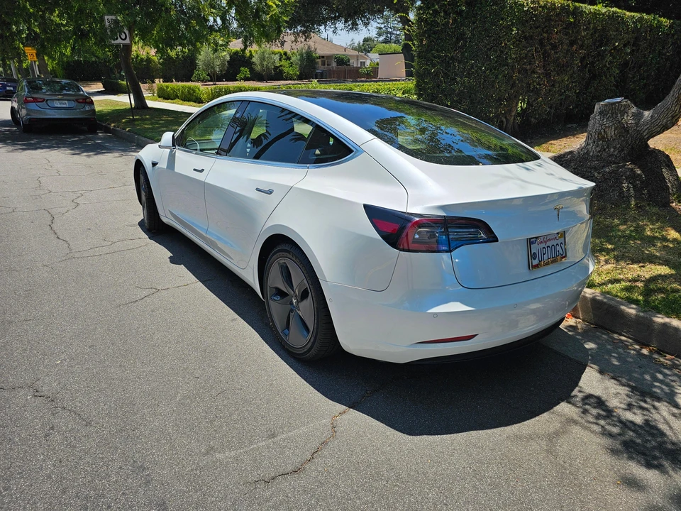 2020 Tesla Model 3 - Image 14 of 31