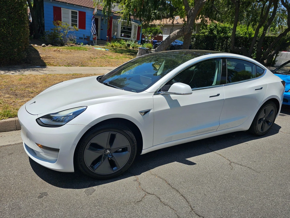 2020 Tesla Model 3 - Image 12 of 31