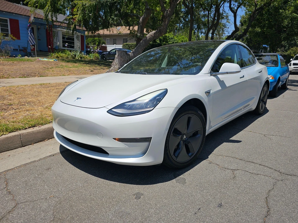 2020 Tesla Model 3 - Image 11 of 31