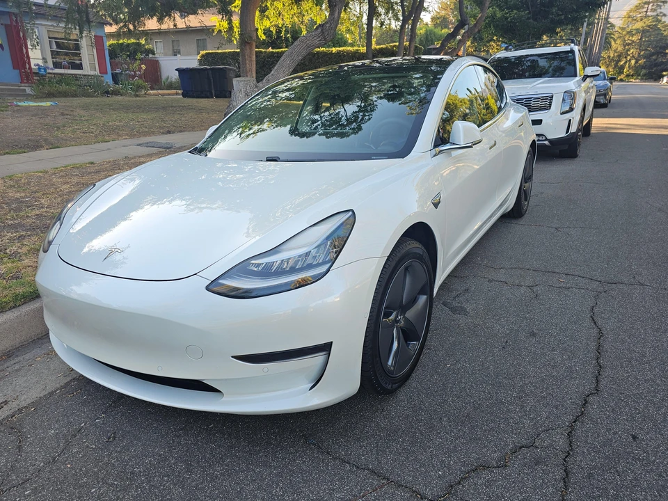 2020 Tesla Model 3 - Image 10 of 31