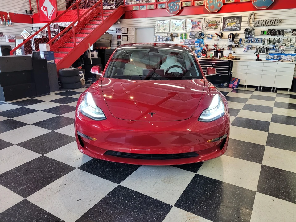 2020 Tesla Model 3 - Image 9 of 31