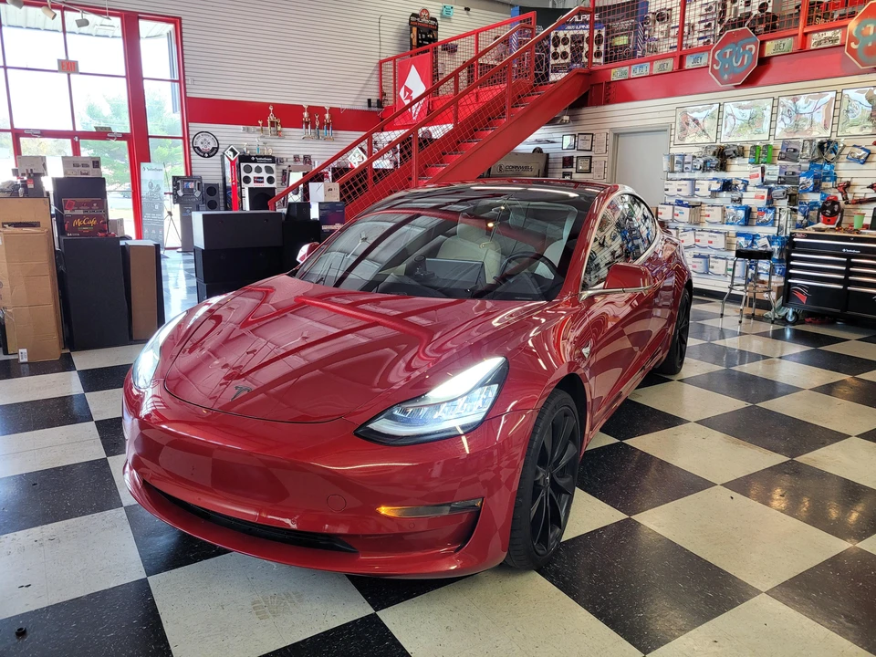 2020 Tesla Model 3 - Image 10 of 31