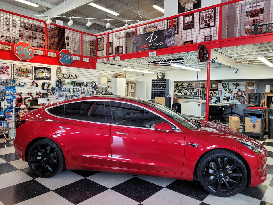 2020 Tesla Model 3 - Image 28 of 31