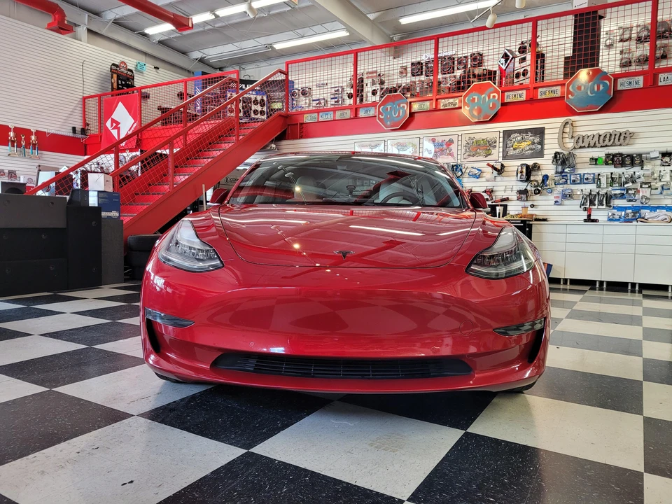 2020 Tesla Model 3 - Image 7 of 31