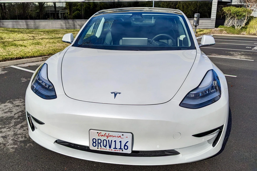 2020 Tesla Model 3 - Image 2 of 31