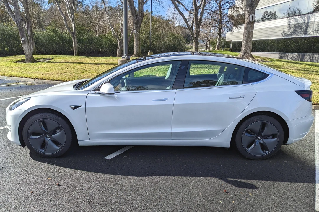 2020 Tesla Model 3 - Image 3 of 31