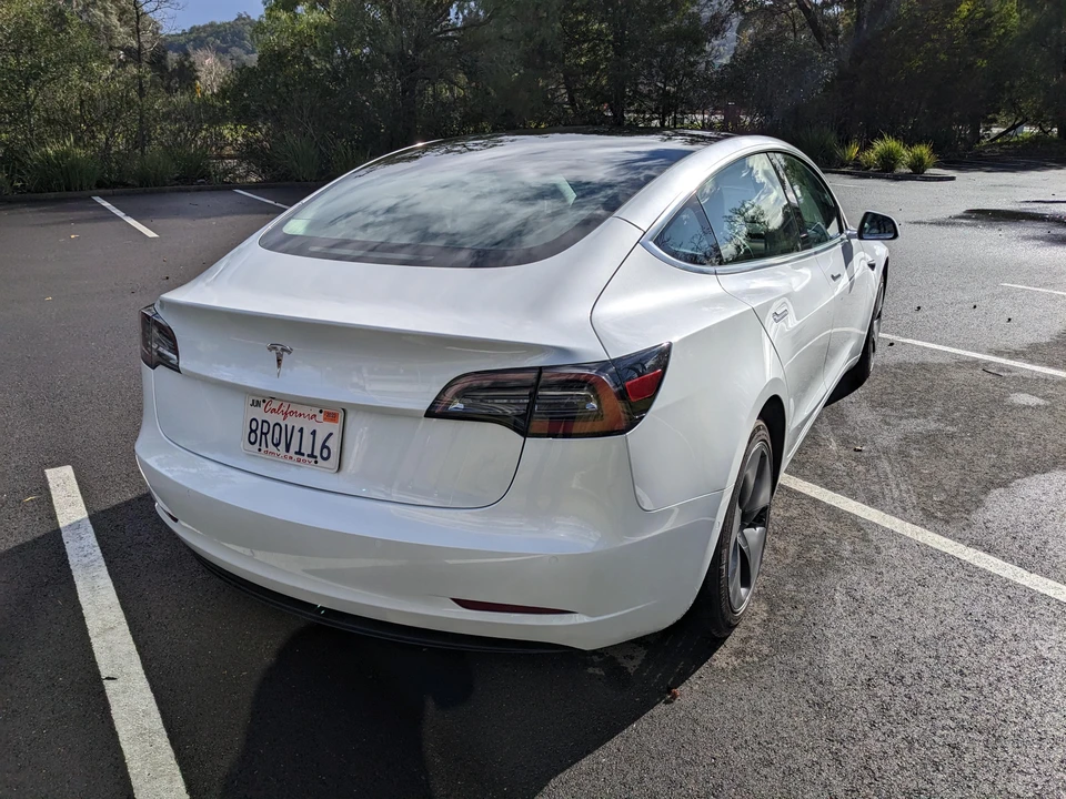 2020 Tesla Model 3 - Image 9 of 31