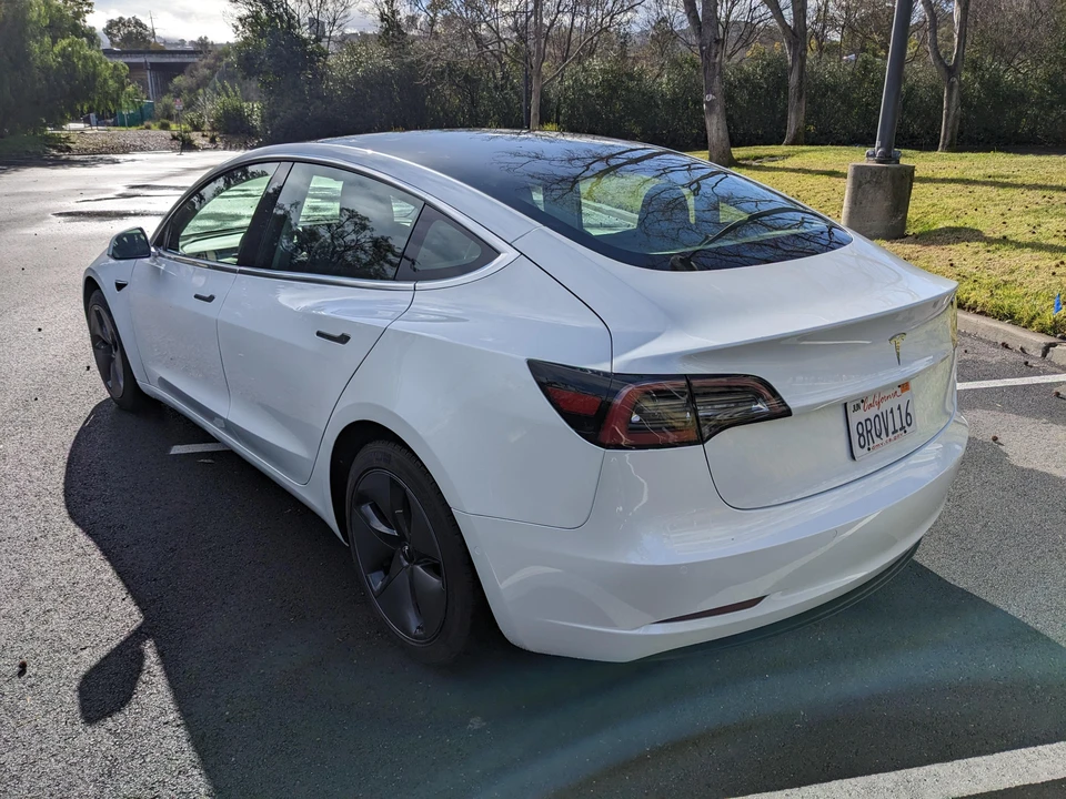 2020 Tesla Model 3 - Image 8 of 31