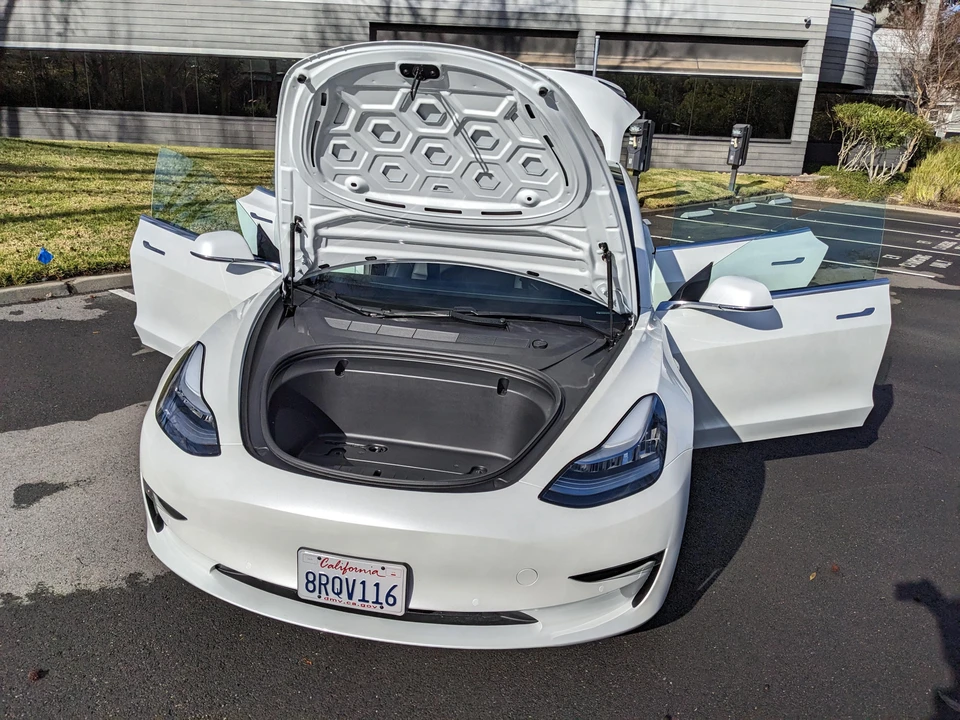2020 Tesla Model 3 - Image 6 of 31