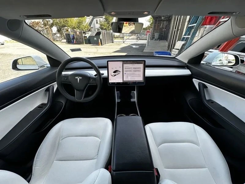 2020 Tesla Model 3 - Image 9 of 12