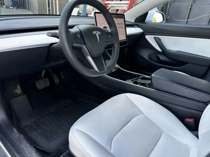 2020 Tesla Model 3 - Image 10 of 12
