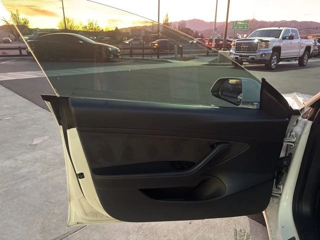 2020 Tesla Model 3 - Image 11 of 21
