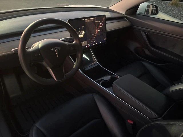 2020 Tesla Model 3 - Image 13 of 21