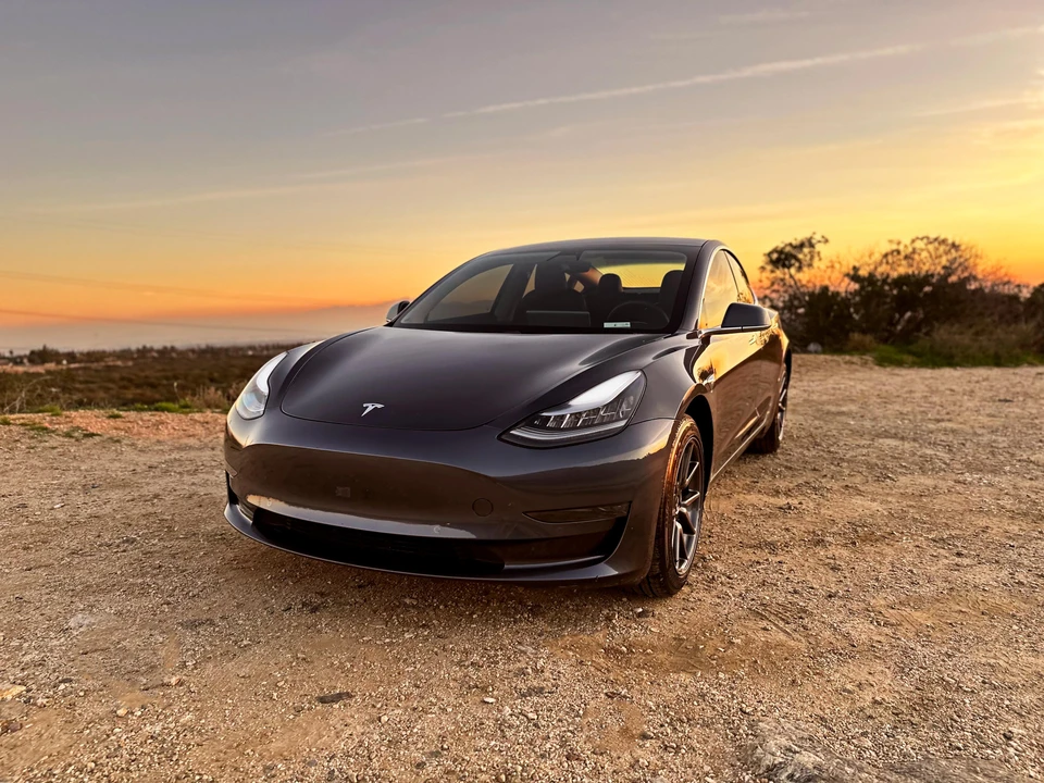 2020 Tesla Model 3 - Image 8 of 31