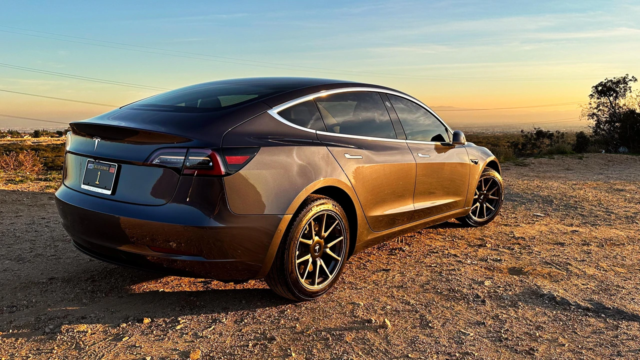 2020 Tesla Model 3 - Image 19 of 31
