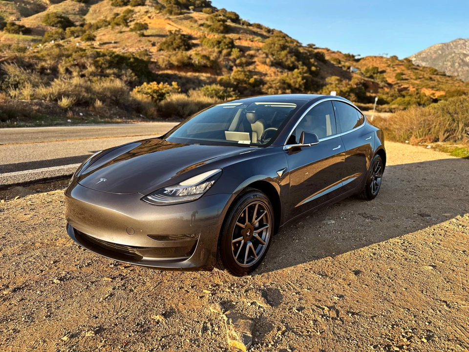 2020 Tesla Model 3 - Image 9 of 31