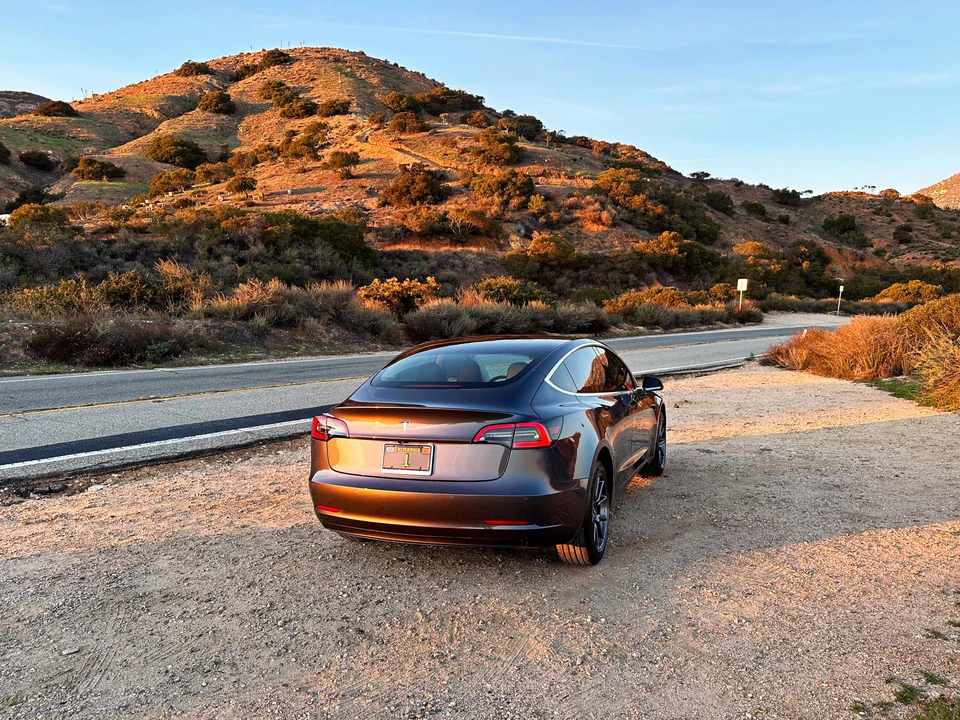 2020 Tesla Model 3 - Image 17 of 31