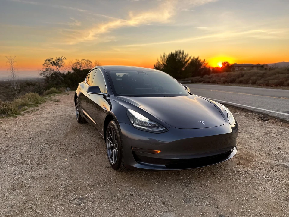 2020 Tesla Model 3 - Image 24 of 31
