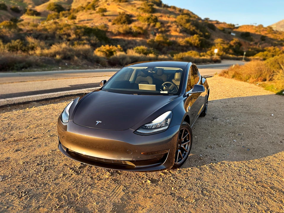 2020 Tesla Model 3 - Image 7 of 31