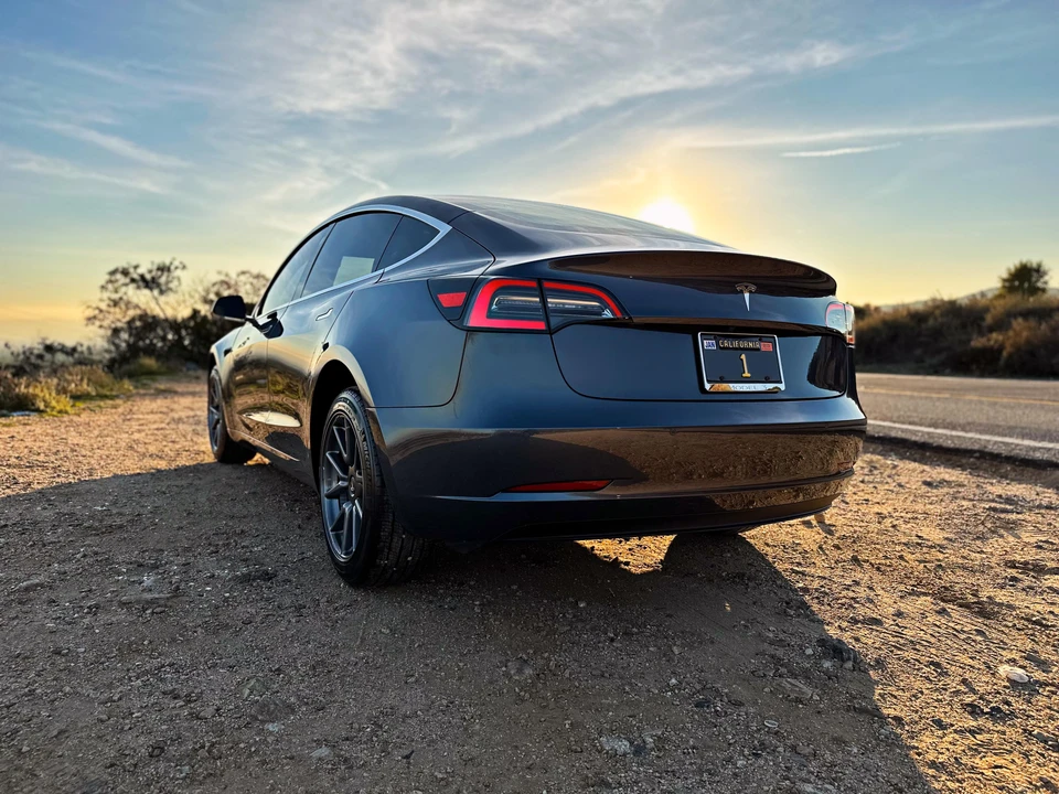2020 Tesla Model 3 - Image 16 of 31