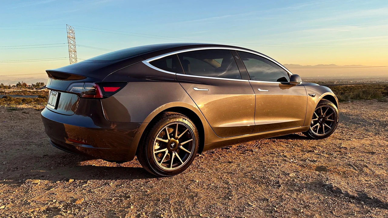 2020 Tesla Model 3 - Image 20 of 31