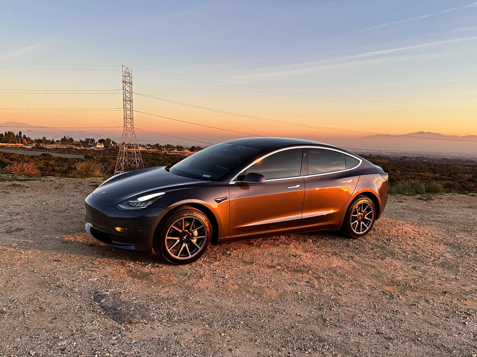 2020 Tesla Model 3 - Image 12 of 31