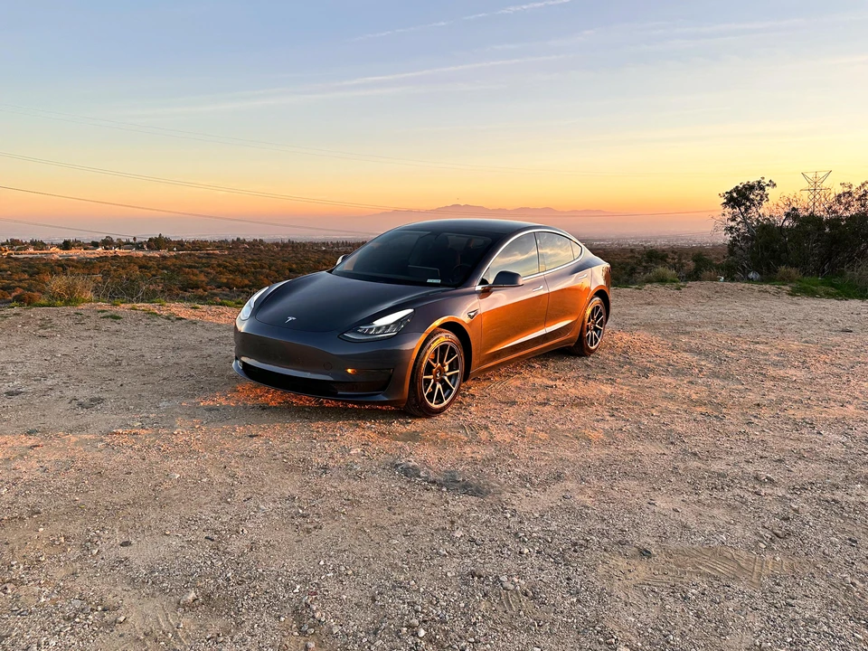 2020 Tesla Model 3 - Image 10 of 31